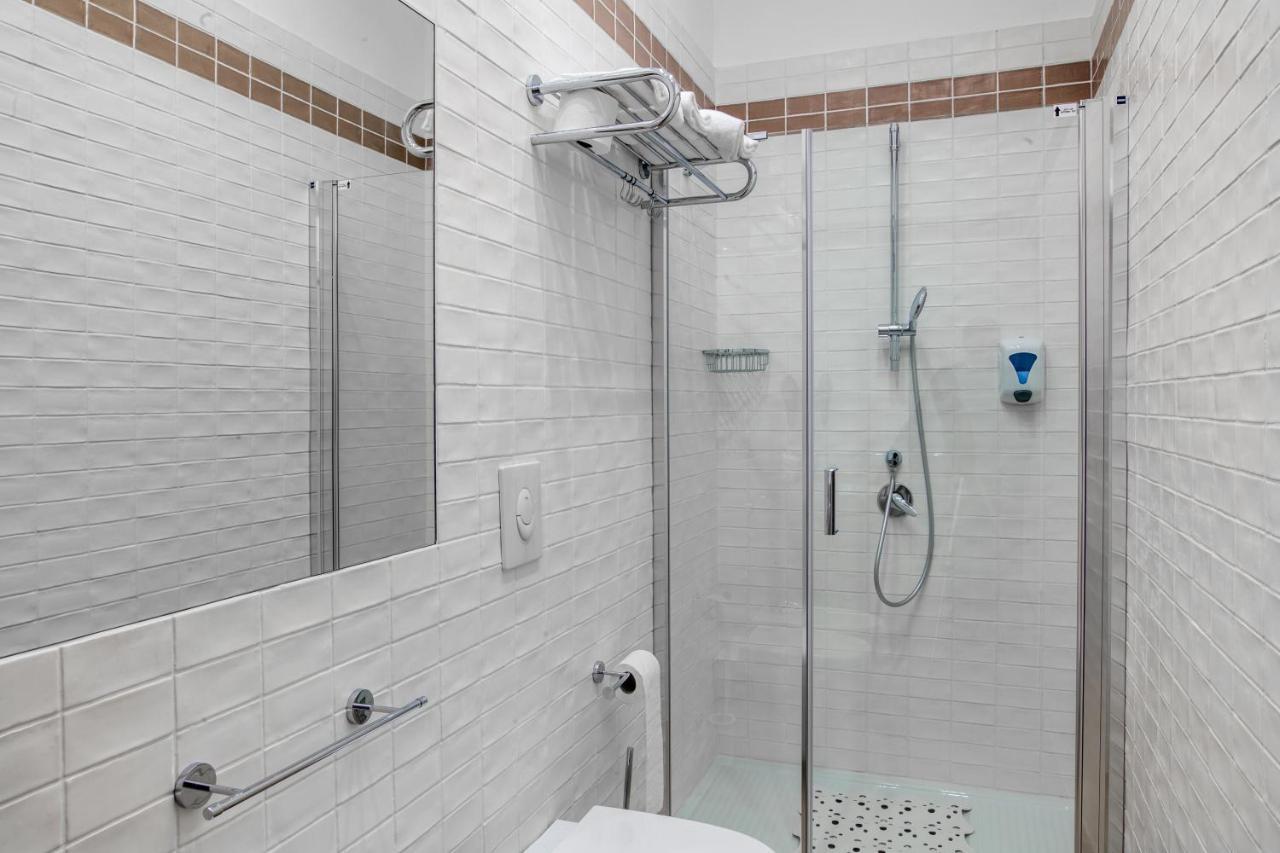 Euforia Napoli - Tre Sedi - Three Locations Bed & Breakfast Bagian luar foto
